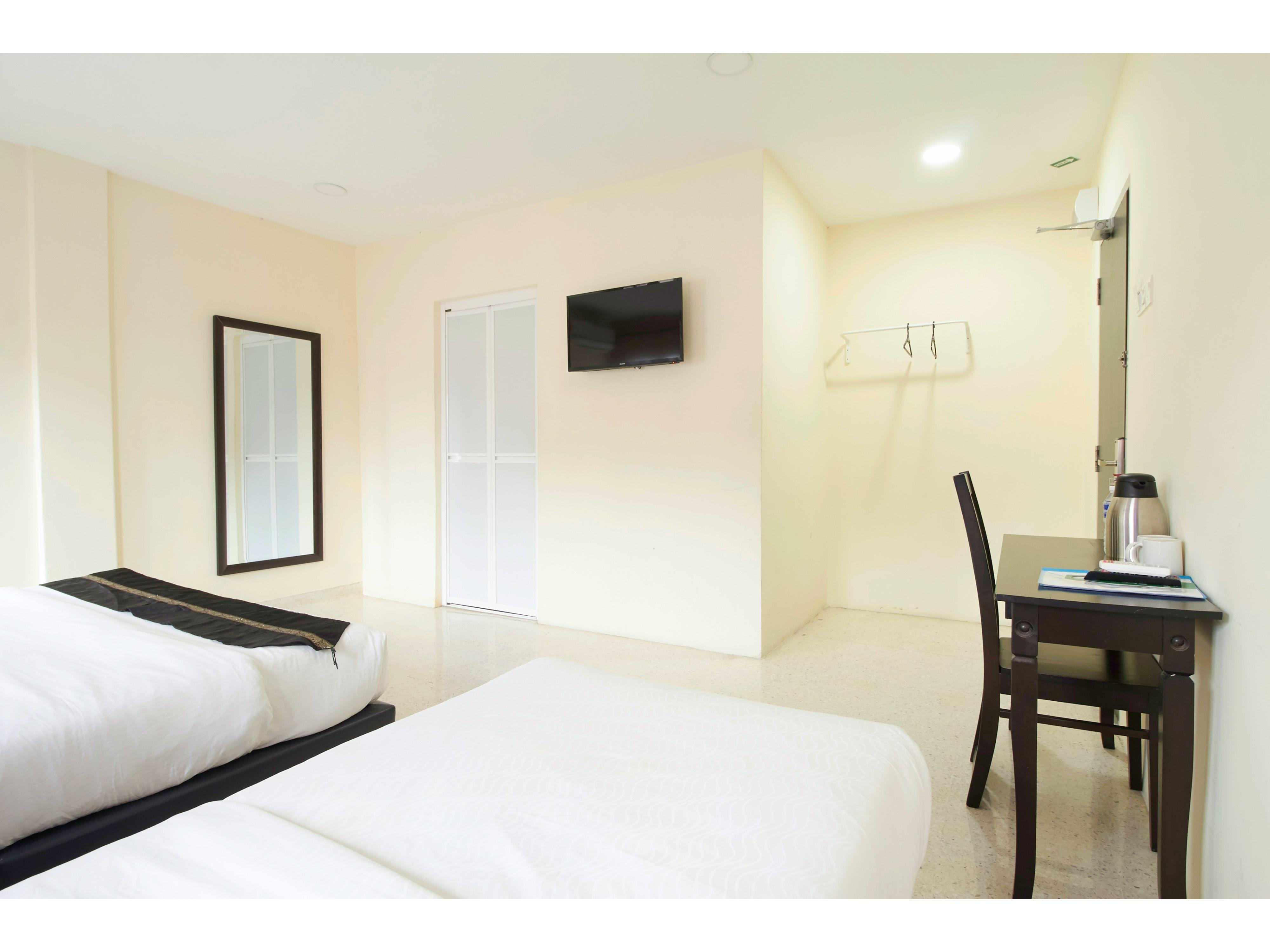 M S Hotel, Tengku Kelana Ktm Кланг Екстериор снимка